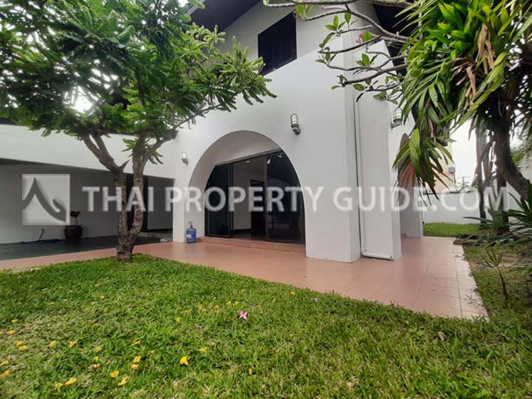 House with Shared Pool in Sukhumvit 